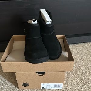 New in box UGG T Jona boots